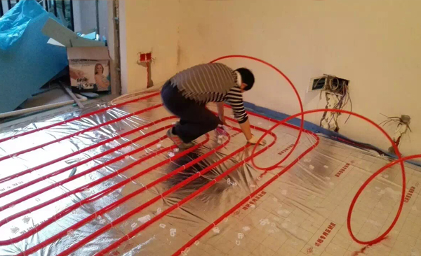 徐家匯新耕路320號(hào)地暖安裝現(xiàn)場(chǎng)